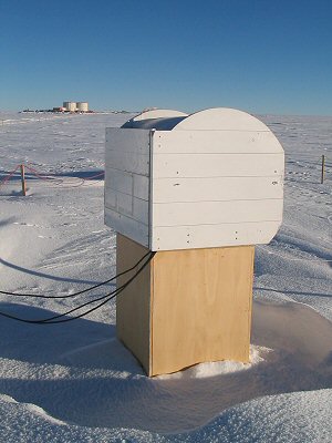 [RadiometerConcordia.jpg]
The radiometer with Concordia in the background.