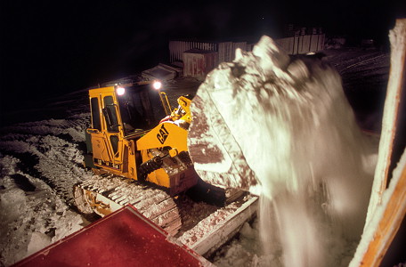 [NightCatFillMelter2.jpg]
Loading the melter in winter.