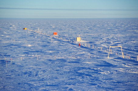 [WalkToGlacioShelter.jpg]
A picture taken from Concordia showing the path to the glaciology shelter (the first one). Farther along are one of the 3 magnetism shelters and the seismology shelter hiding the seismology cave and its blue tunnel.