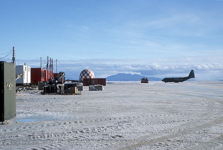 [LandingFieldC130b.jpg]
A few of the airstrip control tower and workshop areas (off-limits to passing travelers).