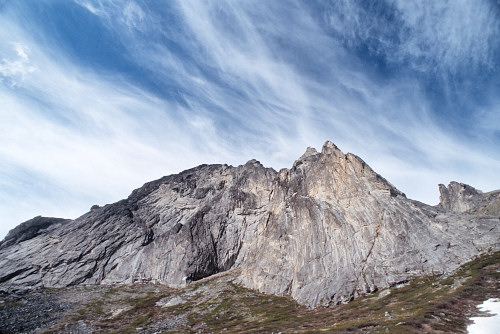 [MtPrindle.jpg]
Mt Prindle, a 400 meter virgin cliff where I opened some new routes with Eric Breitenberger and Stan Justice.