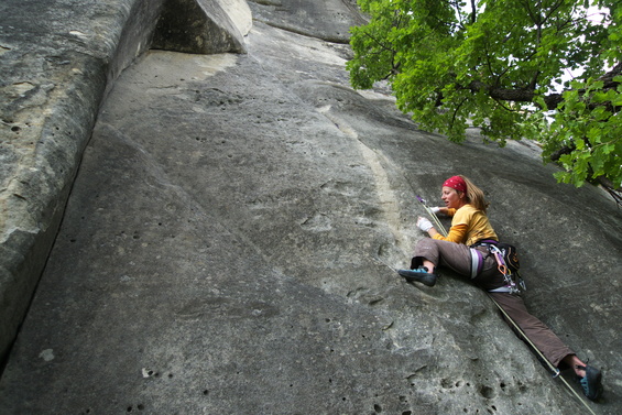 [20100523_190850_Annot_VireMed.jpg]
Cecile stretched out on the same Mongol crack.