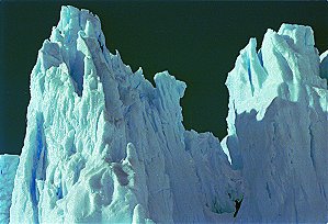 [BergCrux.jpg]
Here I'm just at the start of the crux, during a first attempt a couple months earlier. There are vertical needles of ice all around, looking rather unstable. Well, not that much since we used one to rappel on ! OK, I won't do that again, I swear.