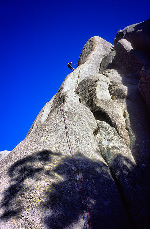 [CathedralRappel.jpg]
Rappelling off the cathedral.