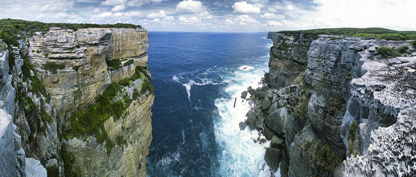 [PerpendicularPointPano.jpg]
Panorama from Thunderbird wall to the Lighthouse.