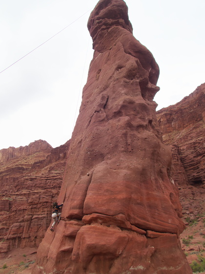 [20190416_231321_FisherTowers.jpg]
Hey, look who wants to try her first sandstone tower !