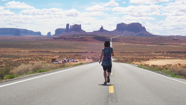 [20190423_140136_MonumentValley.jpg]
Approaching Monument Valley.