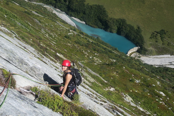 [20100904_144711_Seloge.jpg]
Summit of a slab with the dam below.