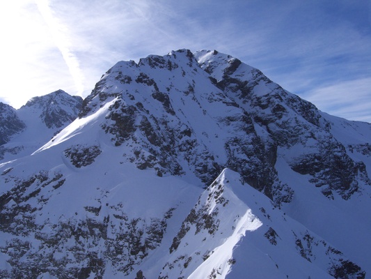 [20080309_092922_GrandReplombColomb.jpg]
The Grand Replomb seen from Barlet. There's a classic couloir hidden on the right.