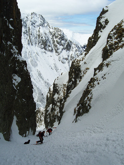 [20090327_110953_Conversions.jpg]
A year later in the same couloir I meet two skiers going up the narrow gully in what must be a record attempt at the most number of conversions during an ascent...