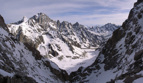 [20060515_EcrinFromBrechePano.jpg]
Peak Coolidge shadowing the Ecrins, above the Glacier Noir.