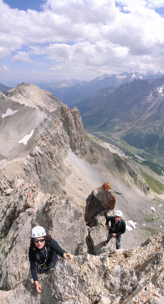 [20060720-TourTermierToninoE-VPano_.jpg]
The infamous Tonino Palermi and Antonella (my first ever Italian climbing partner) reaching the summit of the Termier tower.