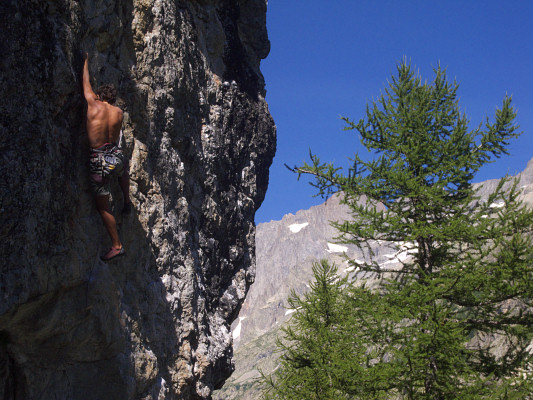 [20080810_093818_ClimbBriancon.jpg]
Climbing near Ailefroide.