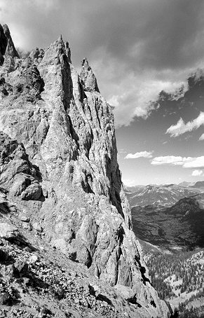 [Tenailles_SideView.jpg]
Side view, Tenailles de Montbrison.