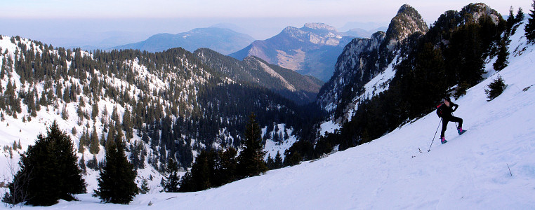 [20070223-GrandSomHPano_.jpg]
Reaching the summit ridge of the Grand Som, looking to the north.