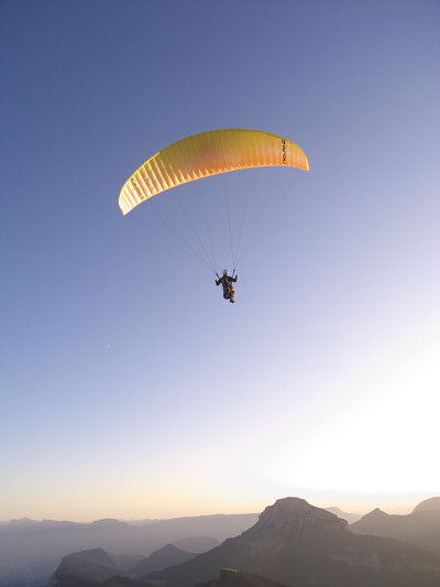 [20080806_192053_Parasail.jpg]
Parasail taking off from the Dent de Crolles for an evening flight.