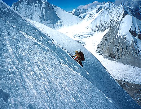 [UpSerac.jpg]
Going up the serac between C1 and C2. (Photo Enrico Bernieri)