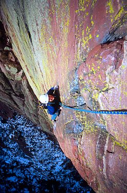 [NakedEdge.jpg]
Jenny on the Naked Edge (with lots of clothes on), Eldorado Canyon.