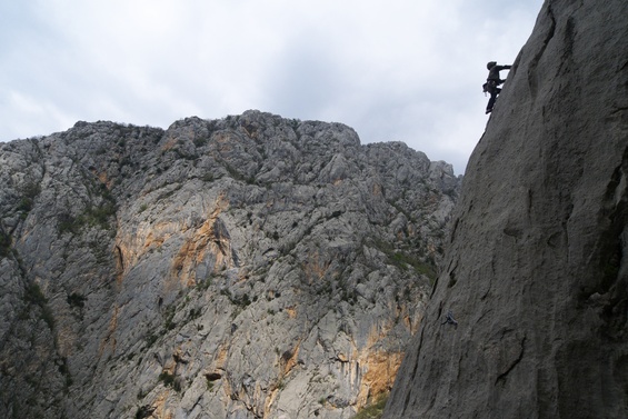 [20100417_110317_Stup.jpg]
Superlative slab climbing on Stup.