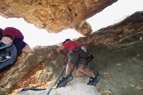 [20100422_151232_LeaningTowerTop.jpg]
Starting on Kralovka, right under the keystone.