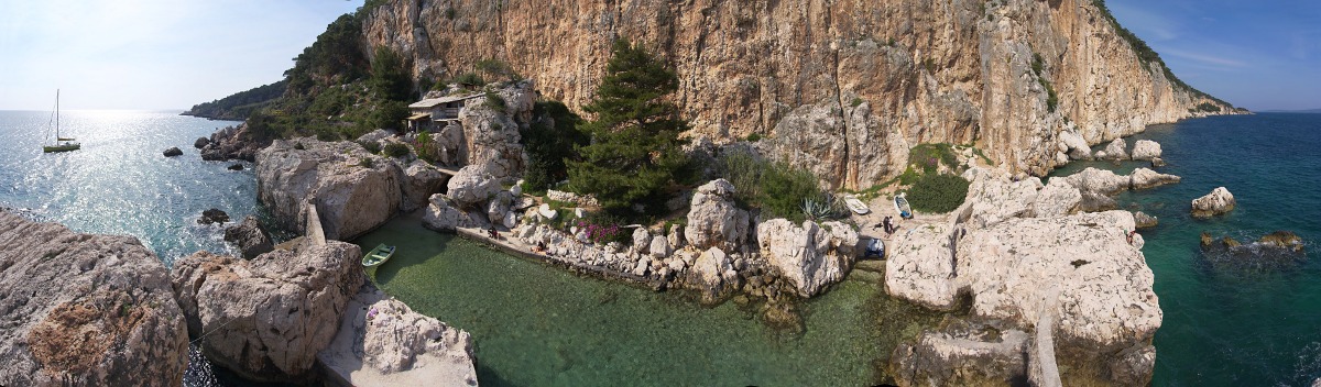 [20100422_160726_SvetaNedjeljaPano_.jpg]
A general view of the Sveta Nedjelja cliff and the Cliffbase harbor. The village is about 800m to the left.