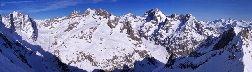 [20080426_074306_FromNeigeCordierPano_.jpg]
A view to the north: Grande Ruine (left) and Gaspard Peak / Meije (right).