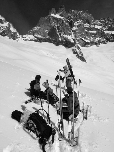 [20090331_113258_MeijeSki.jpg]
Time for a snack before we put the skins back on the skis for the final ascent to the Meije pass.