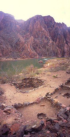 [Ruins_VPano.jpg]
Anasazie ruins at the bottom of Grand Canyon, near Phantom ranch.