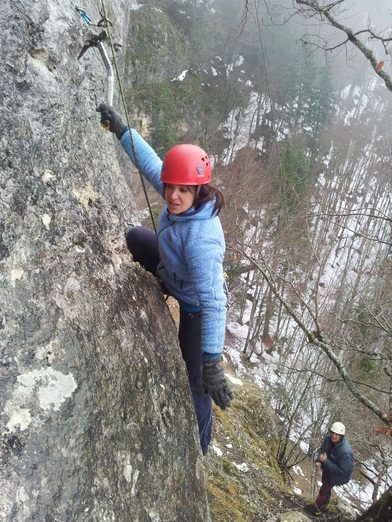 [20121222_124726_DryAbattoir.jpg]
Jenny on the lefmost and easiest route of l'Abattoir, the slabby Extrême gauche, D3).