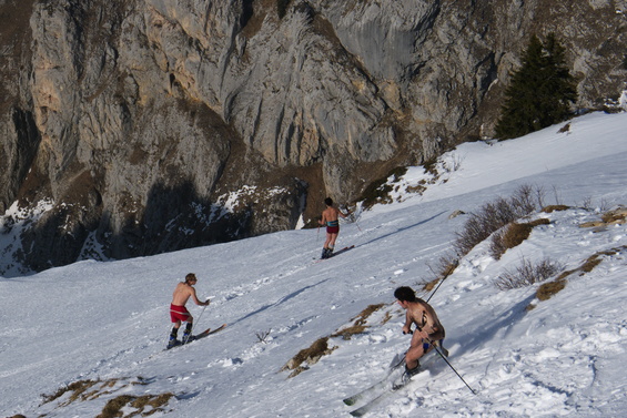 [20110130_141713_Jacuzzi.jpg]
Steeper section of the descent.