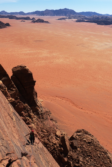 [20111110_103932_Hajj.jpg]
The same traverse, seen from above, and the summit of Jordan, Jebel Um Adaami (1830m), in the background.