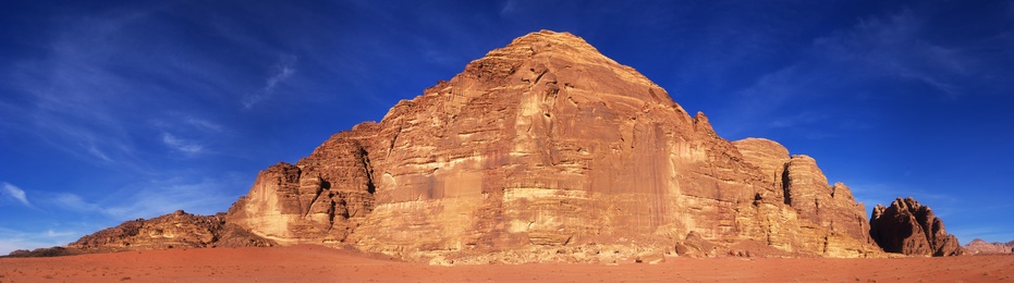 [20111110_144224_HadjjPano_.jpg]
A panoramic view of the whole range in the evening sun. The route is right off center, not very visible with this light.