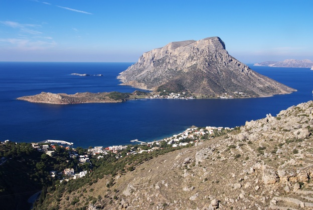 [20081210_110448_Telendos.jpg]
The island of Telendos seen from the high plateau of Kalymnos.