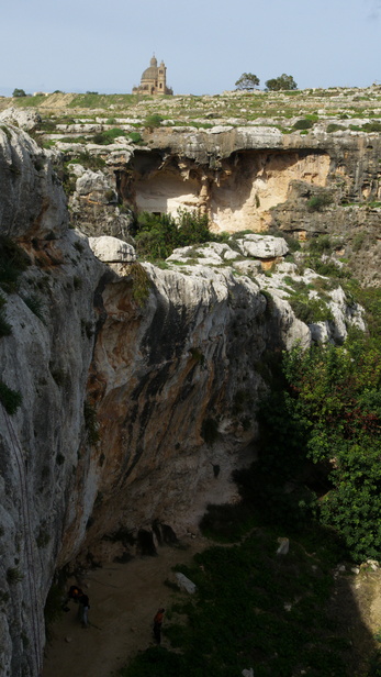 [20101031_134937_IxXini.jpg]
Climbing in the valley of Ix-Xini where the recent rains have turned the bottom floor to a mudbath, partly avoidable by going through to the left at the bottom of the trail and then through a hole in the cliff.