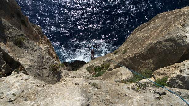 [20101103_130105_BlueGrottoClimbing.jpg]
Rappelling to the ledge from which start several excellent routes.