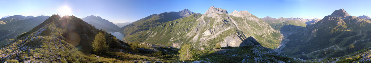 [20070805-194415_LaDaillePano_.jpg]
Panorama from the summit of 'Roc de la Tovière' at the entrance of Val d'Isère.