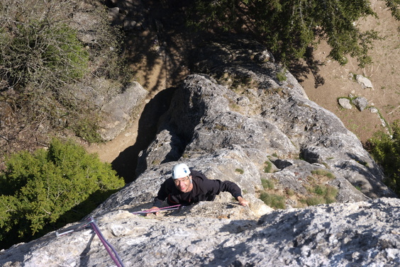 [20100520_141000_Monolithe.jpg]
Bernard on the 2nd pitch of the monolith.