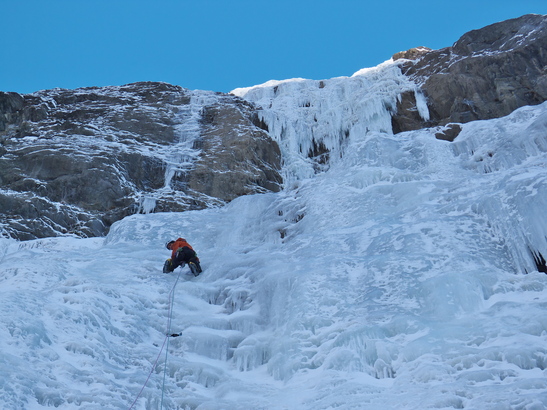 [20130208_105523_LaGraveGrandClot.jpg]
Vincent on the 1st pitch of Grand Clot