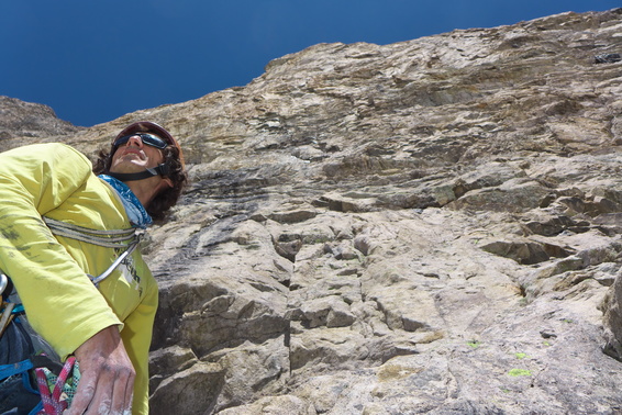 [20130727_135107_LaMeije_LesGrimpeursSeCachentPourOuvrir.jpg]
Ago before starting the final headwall.