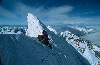 [CookSummit_NoCor.jpg]
A picture of the summit of Mt Cook (New Zealand) without either UV filter or color cast correction.