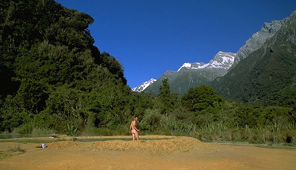 [CoplandSpring.jpg]
Hot spring down the Copland pass. Well, I hadn't thought about taking a bathing suit, so what d'you expect ? In the back is visible the western side of the Footstool or Sefton.