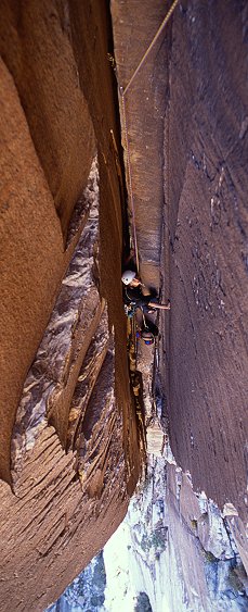 [EpinephrineChimney.jpg]
Jenny pulling the pack in the deep dark gruesome chimney of Epinephrine