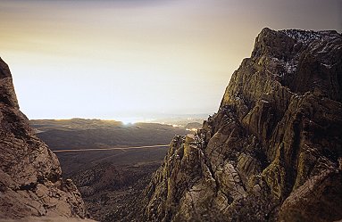 [NightVegas.jpg]
Las Vegas shining through the night from the bivouac at the base of Eagle Wall