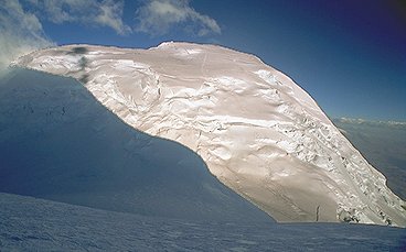 [EscudoTop.jpg]
View on the south (higher) summit of Huascaran.