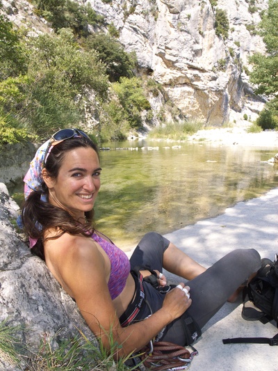 [20070916-132612_BuisUbrieu.jpg]
Taking a break by the river while climbing at Ubrieux, at the entrance of Buis les Baronnies. A very family friendly site.