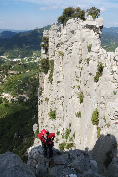 [20100516_111440_BuisStJulien.jpg]
The thin summit ridge of St Julien.