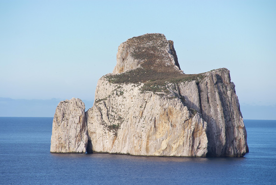 [20121108_094105_PranuSartu.jpg]
The island of the Pan di Zucchero at Masua. Several routes reachable by boat.