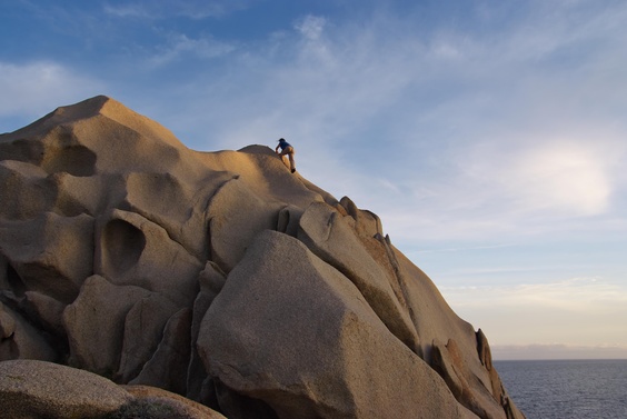 [20121110_084657_CapoTesta.jpg]
Bouldering at Capo Testa in the early morning.