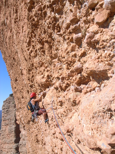 [20071101-122209_RiglosZulu.jpg]
3rd day. Now we are ready for the main dish of Riglos, 'Zulu Demente', a route ending at the very tip of the overhanging headwall of the Visera. Here a traverse on a very long 50m pitch. Straining muscles in overdrive. We actually skipped the first two (somewhat easier) pitches as another party was already there, taking great effort to enjoy a lead fall on every bolt.