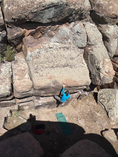 [20130504_154552_Albaracin.jpg]
Yeah, I just remembered one of the many reasons to fear bouldering: the smooth sloppy exits.